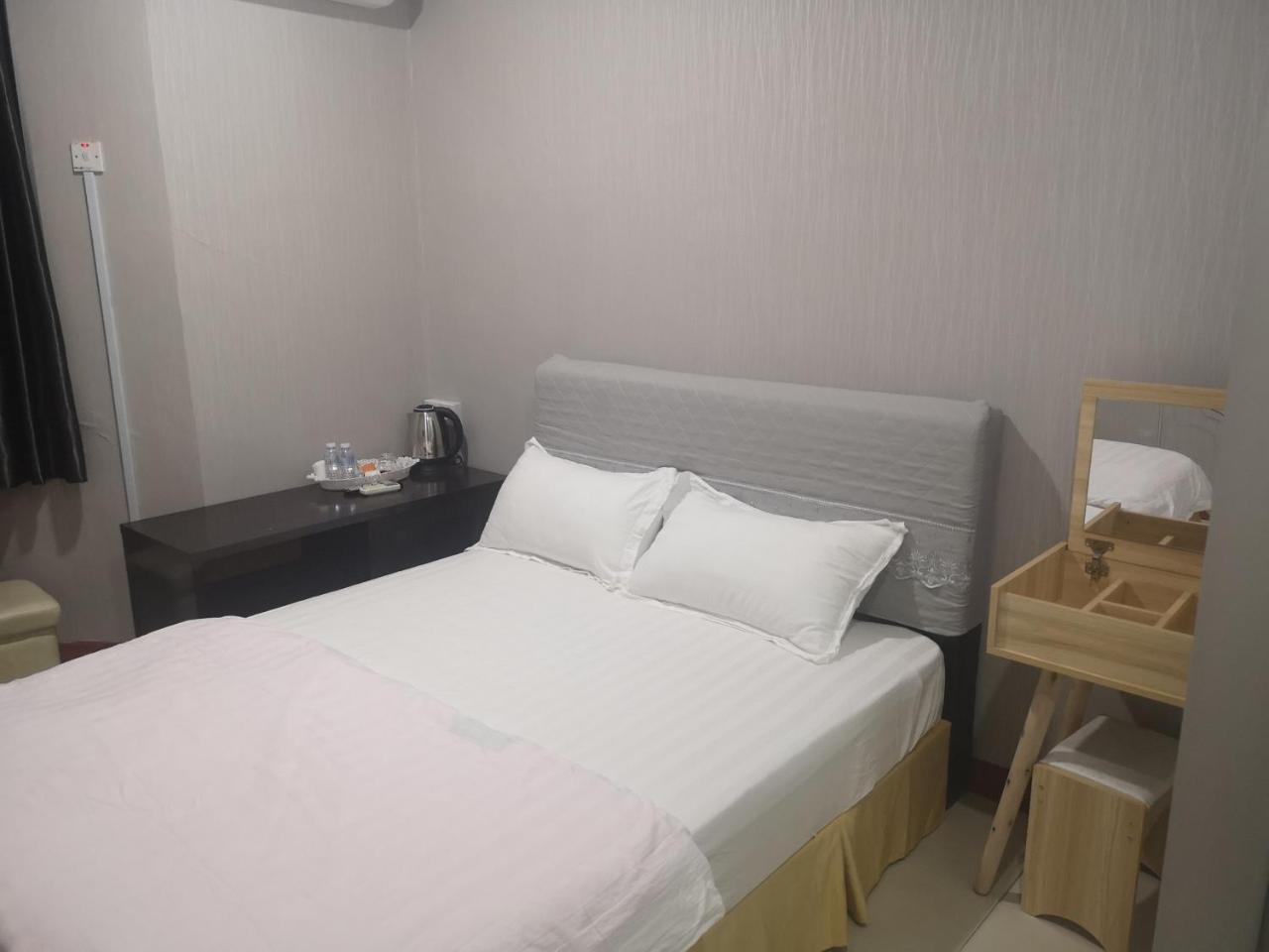 Home Inn Hotel Ipoh Exteriör bild